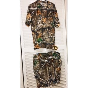 XL Realtree T-shirt & Size 42 Camo Cargo Shorts
